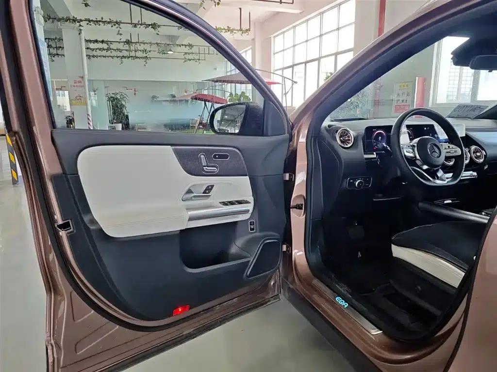Mercedes-Benz EQA 2022 EQA 300 4MATIC First Edition — миниатюра 9