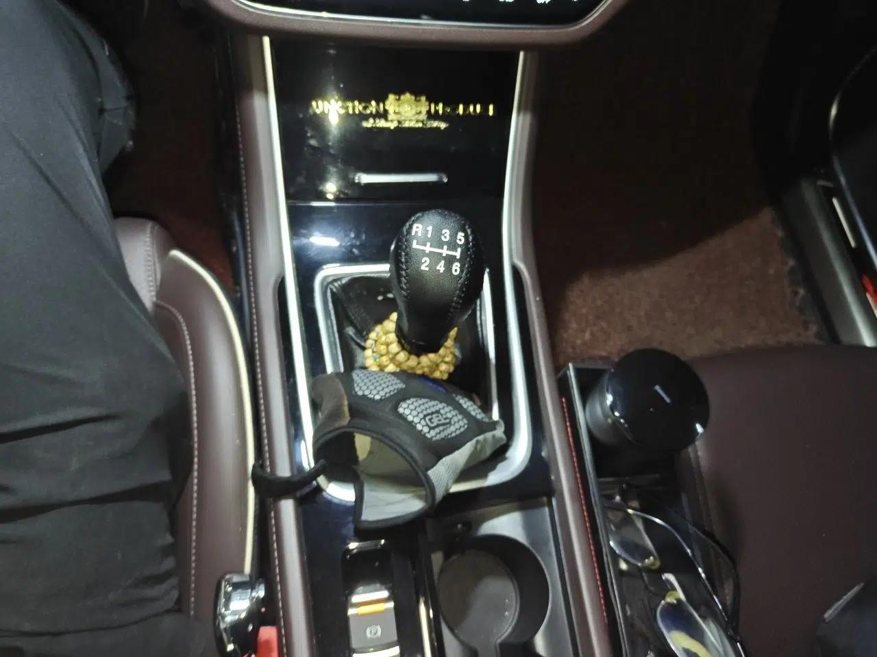 CHANGAN Raeton CC 2018 1.5T Manual Luxury Model China V Standard — миниатюра 15
