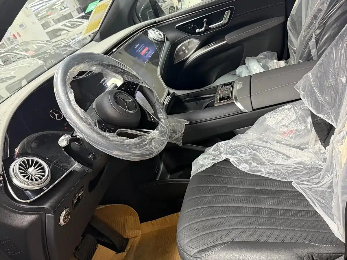 Mercedes-Benz EQS SUV 2025 500 4MATIC — миниатюра 3