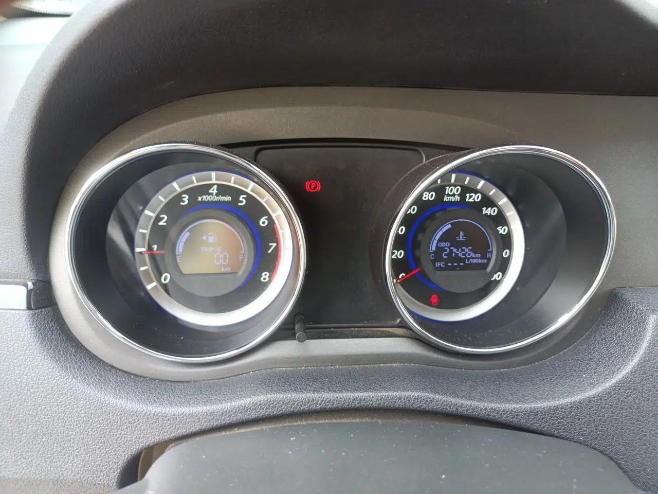 Great Wall C30 2013 1.5L Manual Luxury Model — миниатюра 12