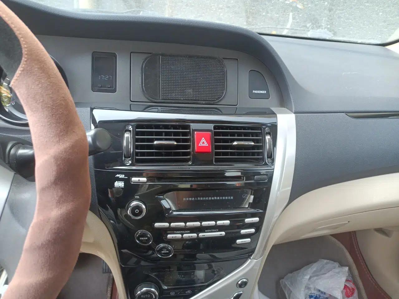 Great Wall C30 2013 1.5L Manual Luxury Model — миниатюра 14