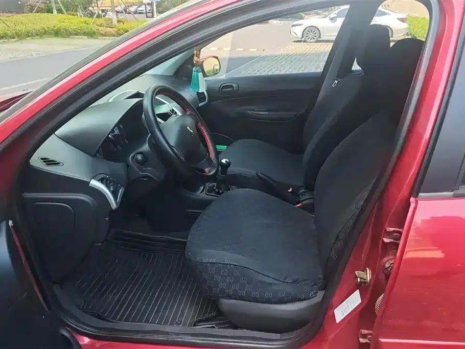 Peugeot 207 2011 Hatchback 1.4L Manual Comfort Edition — миниатюра 9