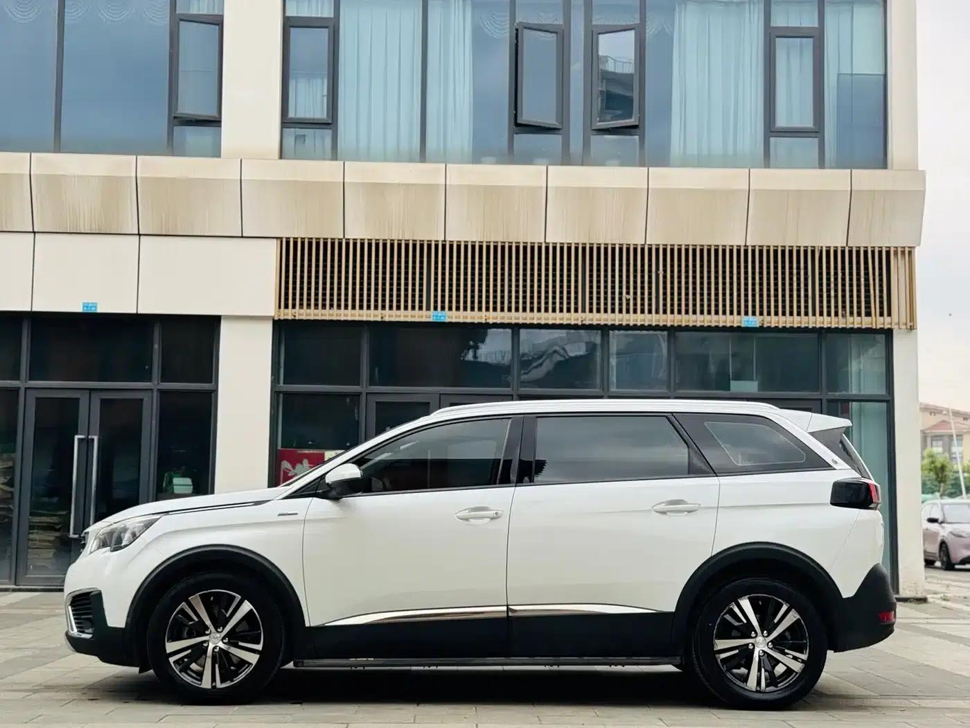 Peugeot 5008 2017 380THP 7-seater Unlimited Edition — миниатюра 4