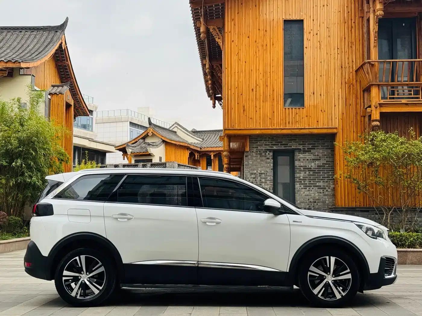 Peugeot 5008 2017 380THP 7-seater Unlimited Edition — миниатюра 5