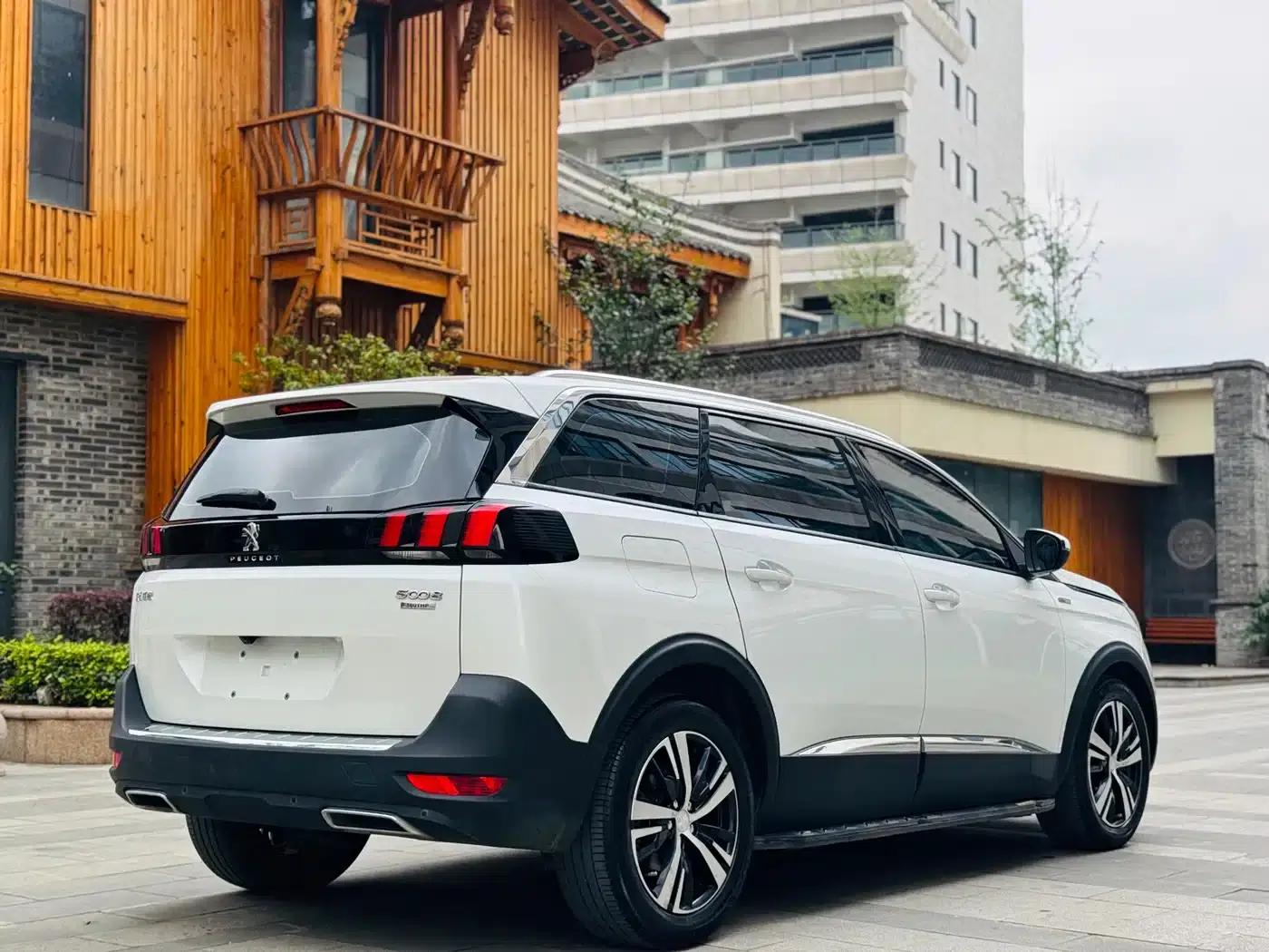 Peugeot 5008 2017 380THP 7-seater Unlimited Edition — миниатюра 8