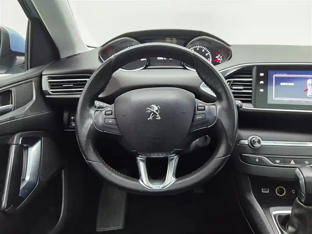 Peugeot 308S 2015 1.2T Automatic Sporty Edition — миниатюра 11