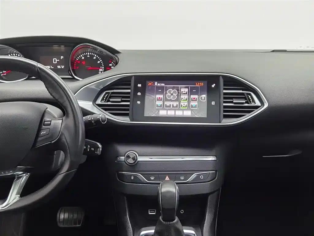 Peugeot 308S 2015 1.2T Automatic Sporty Edition — миниатюра 12