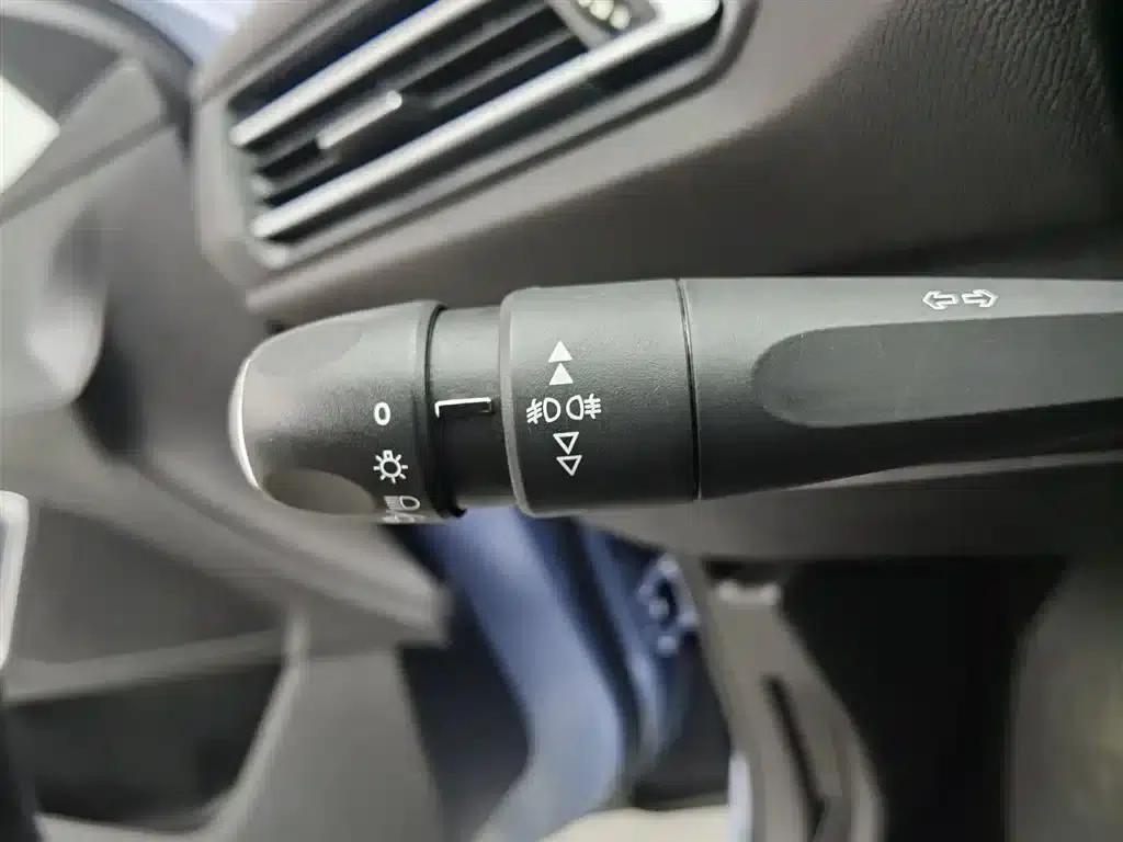 Peugeot 308S 2015 1.2T Automatic Sporty Edition — миниатюра 21