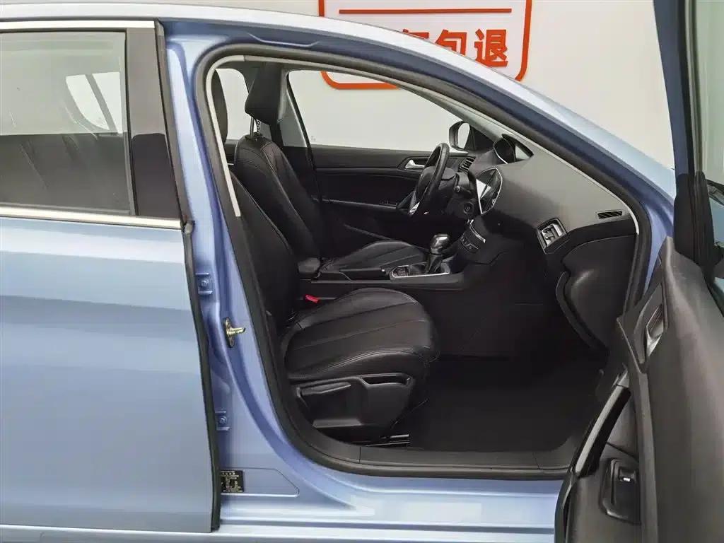 Peugeot 308S 2015 1.2T Automatic Sporty Edition — миниатюра 23