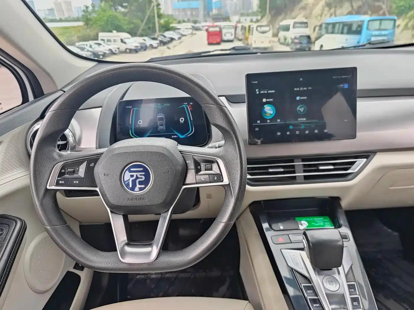 Yuan Pro 2021 401KM Premium — миниатюра 11