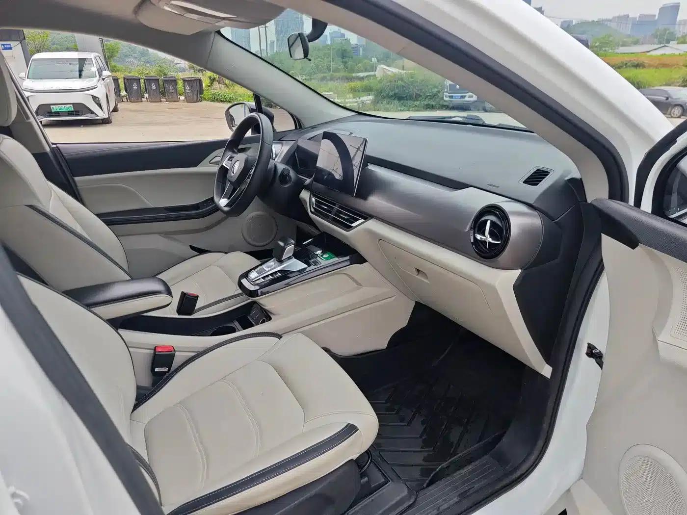 Yuan Pro 2021 401KM Premium — миниатюра 8
