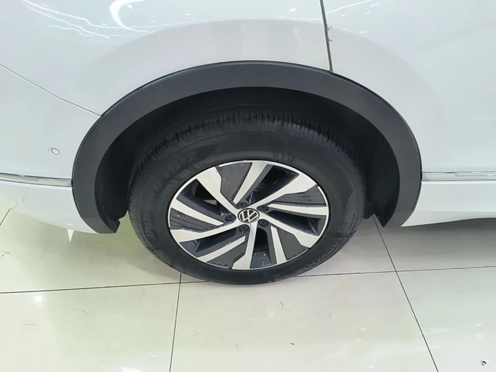 Volkswagen Tiguan L New Energy 2021 430 PHEV Plug-in Hybrid Flagship Edition — миниатюра 10