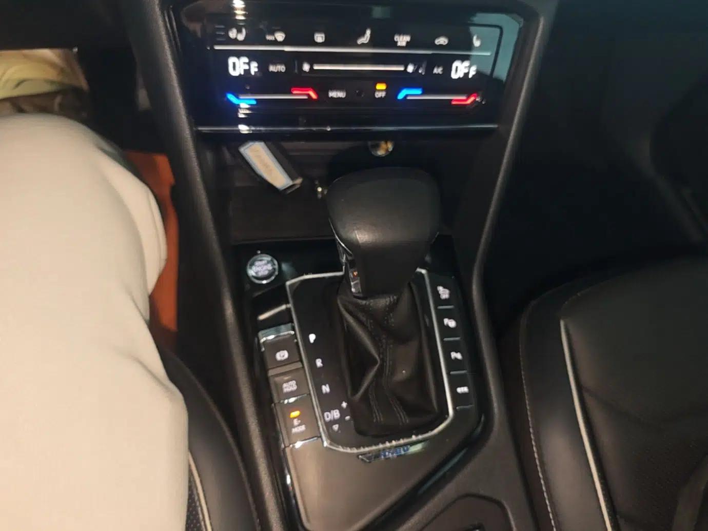 Volkswagen Tiguan L New Energy 2020 430 PHEV Plug-in Hybrid Flagship Edition — миниатюра 17