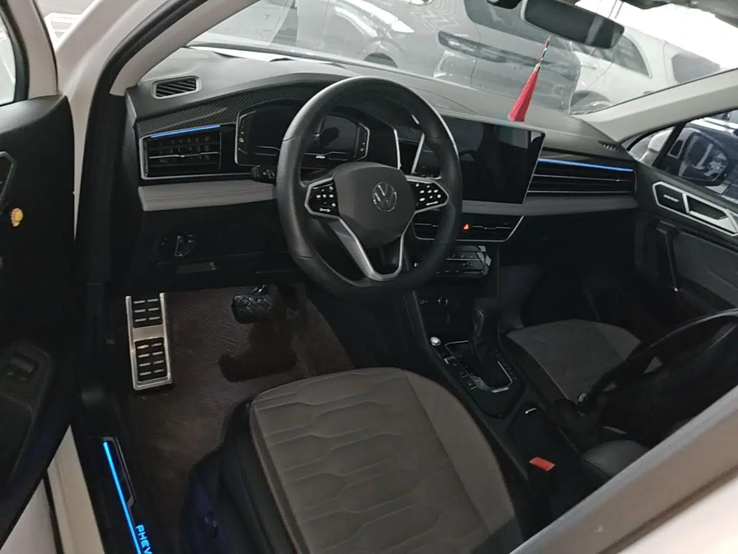 Volkswagen Tiguan L New Energy 2022 430 PHEV Plug-in Hybrid Flagship Edition — миниатюра 13