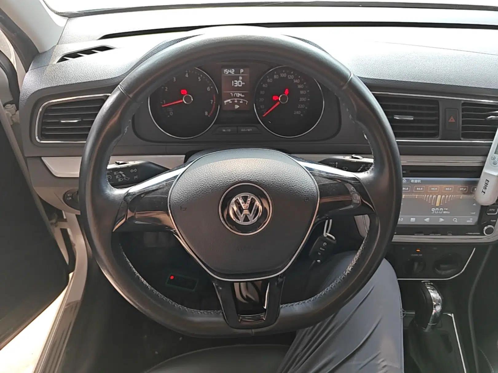 Volkswagen Gran Lavida 2015 230TSI DSG Comfort Edition — миниатюра 14