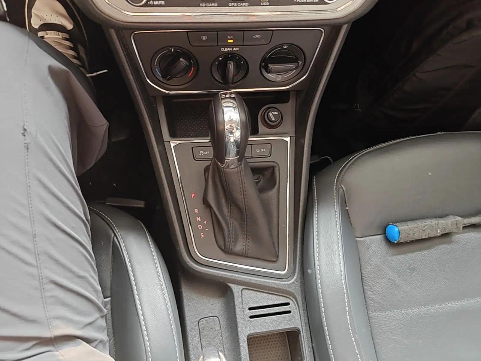 Volkswagen Gran Lavida 2015 230TSI DSG Comfort Edition — миниатюра 17