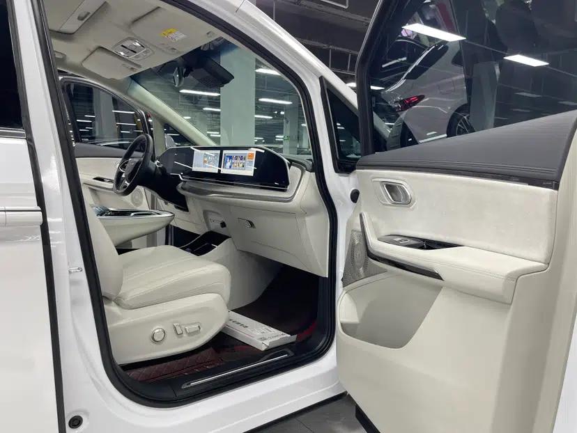 SAIC MAXUS Dajia 9 2024 Updated Version Super Hybrid Ultra-Long Range Forest Edition 7-Seater — миниатюра 17