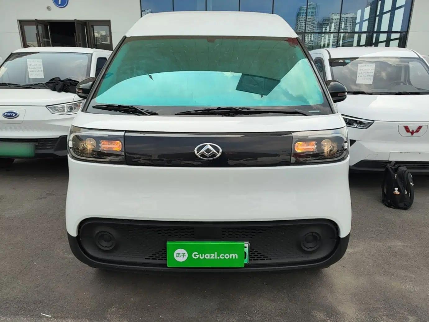 SAIC MAXUS Dana V1 2025 V1+ Long Wheelbase High-Roof Multi-Function Version (62 kWh) — миниатюра 2
