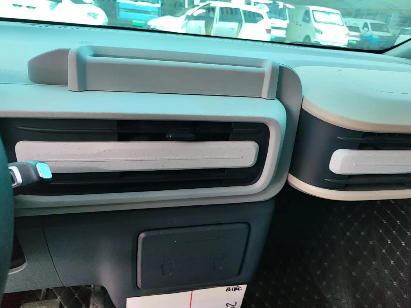 SAIC MAXUS Dana V1 2025 V1+ Long Wheelbase High-Roof Multi-Function Version (62 kWh) — миниатюра 16
