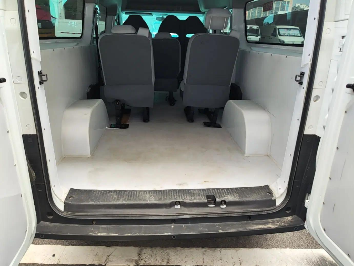 SAIC MAXUS Dana V1 2025 V1+ Long Wheelbase High-Roof Multi-Function Version (62 kWh) — миниатюра 22
