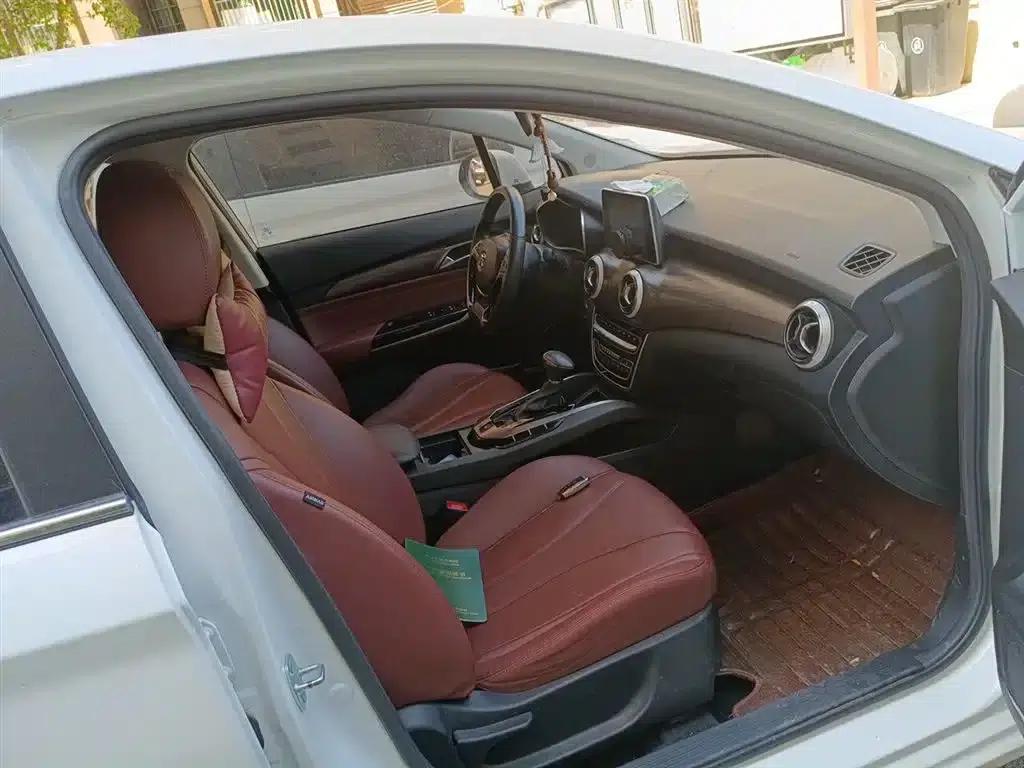 Senova D50 2018 1.5L CVT Premium Intelligent Driving Edition — миниатюра 19