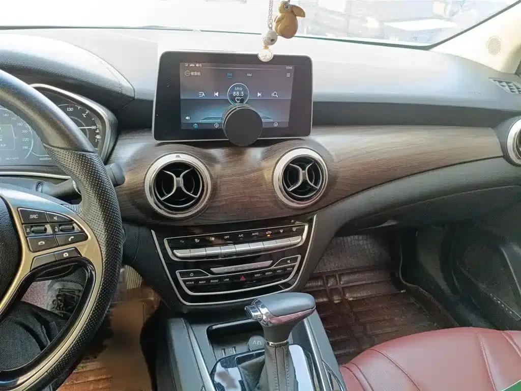 Senova D50 2018 1.5L CVT Premium Intelligent Driving Edition — миниатюра 6