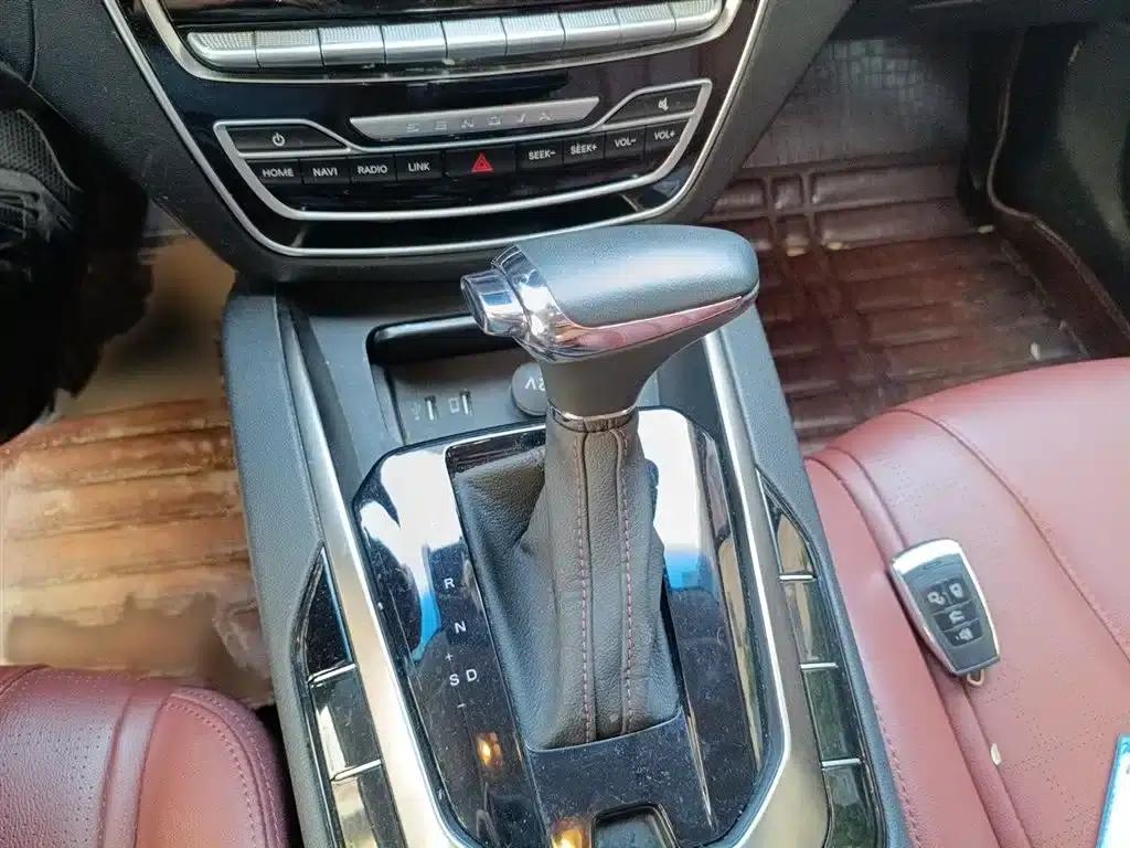 Senova D50 2018 1.5L CVT Premium Intelligent Driving Edition — миниатюра 7