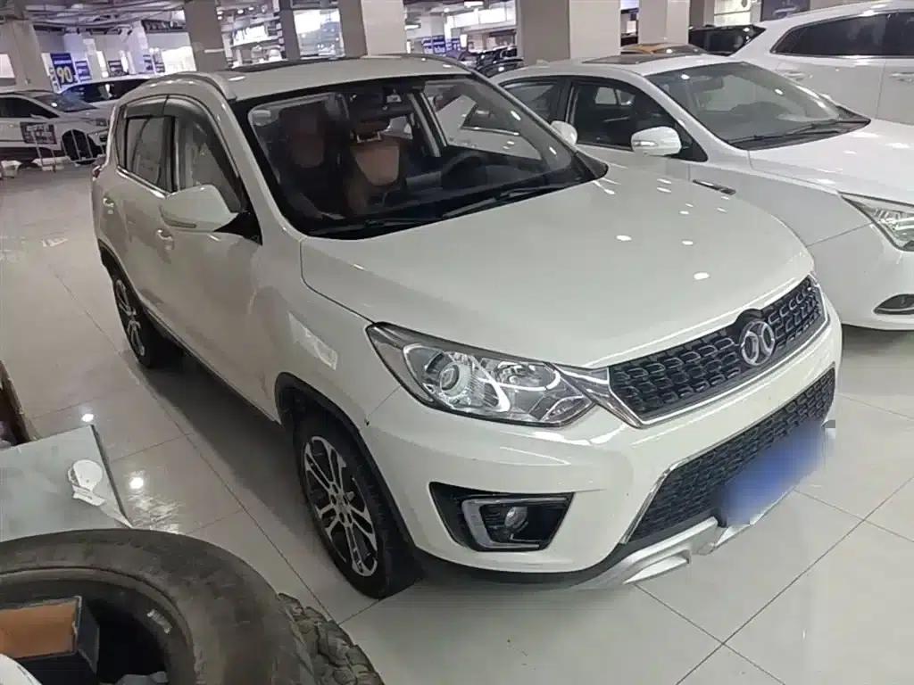 2016 Senova X35 1.5L Automatic Deluxe Edition — миниатюра 4