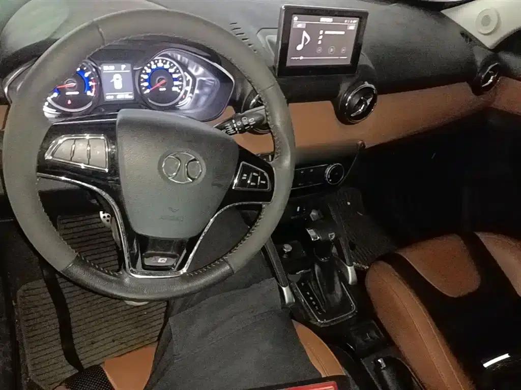 2016 Senova X35 1.5L Automatic Deluxe Edition — миниатюра 10