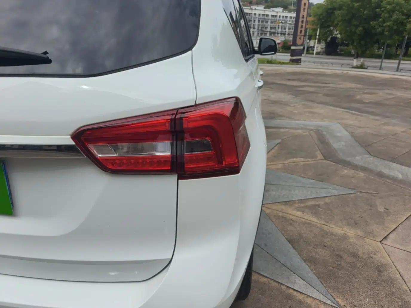 FORTHING Joyear X5 2017 Jingxiang Series 1.5T CVT Luxury Model — миниатюра 7
