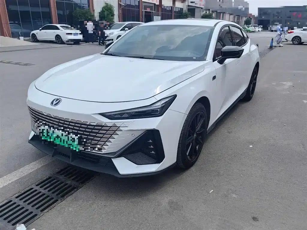 Changan UNI-V Smart Electric iDD 2023 Model, Smart Electric iDD 1.5T, 113km Smart Fun Edition (Fast Version) — миниатюра 1
