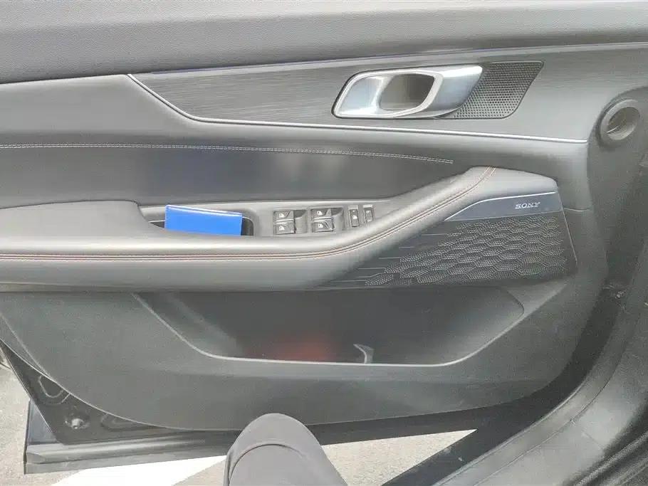 Changan UNI-K Smart Electric iDD 2022 Blue Whale iDD 130km 1.5T Excellent Edition — миниатюра 7