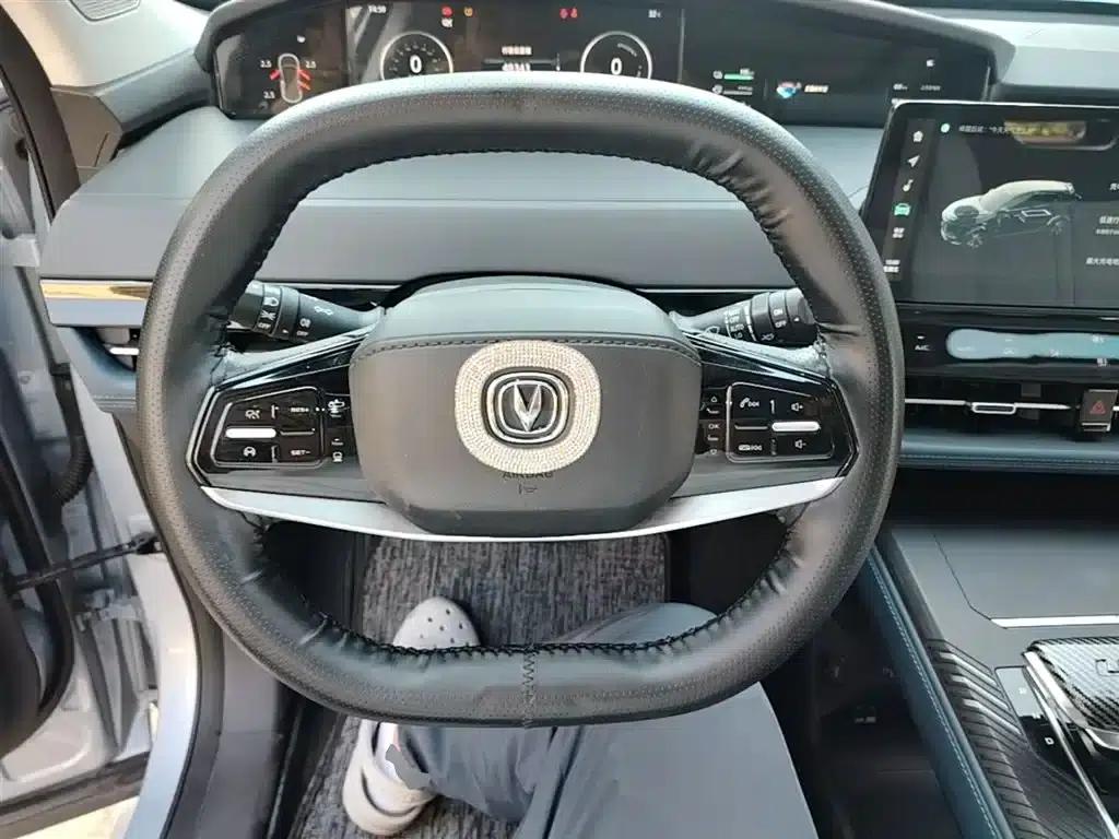 Changan UNI-K Smart Electric iDD 2022 Blue Whale iDD 130km 1.5T Excellent Edition — миниатюра 11