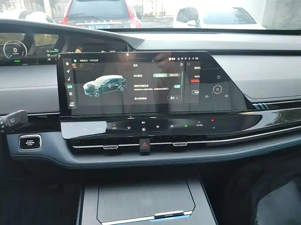 Changan UNI-K Smart Electric iDD 2022 Blue Whale iDD 130km 1.5T Excellent Edition — миниатюра 13