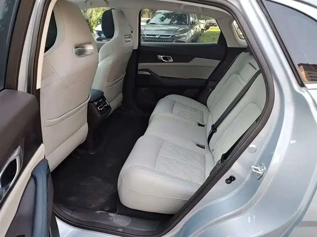 Changan UNI-K Smart Electric iDD 2022 Blue Whale iDD 130km 1.5T Excellent Edition — миниатюра 17