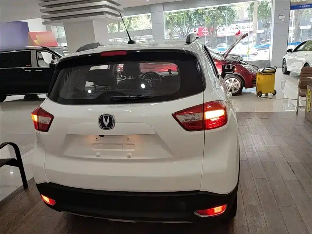 Changan CS15 2016 1.5L Automatic Deluxe Edition — миниатюра 6