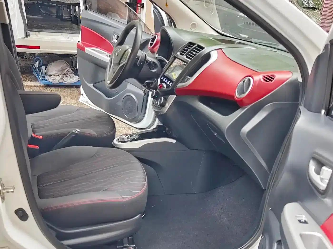 Benben 2015 1.4L IMT Sunroof Edition (National IV Emission Standard) — миниатюра 7