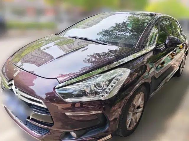 DS 5 2014 1.6T Luxury Edition THP200