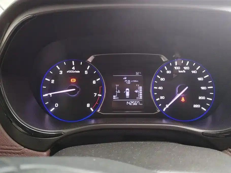 Lingxuan 2017 1.6L Manual Happiness Edition — миниатюра 13