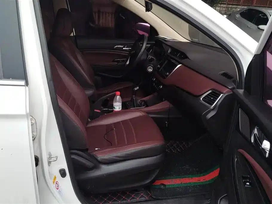 Lingxuan 2017 1.6L Manual Happiness Edition — миниатюра 7