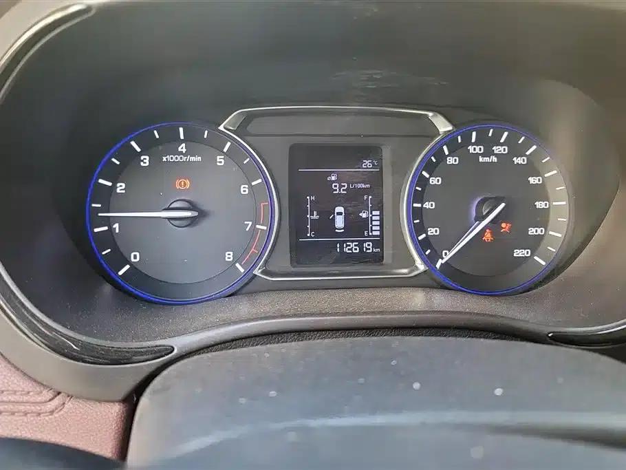 Lingxuan 2017 1.6L Manual Happiness Edition — миниатюра 13