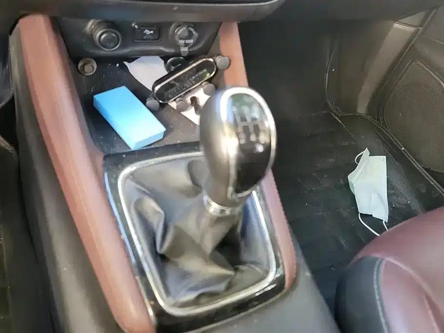 Lingxuan 2017 1.6L Manual Happiness Edition — миниатюра 15