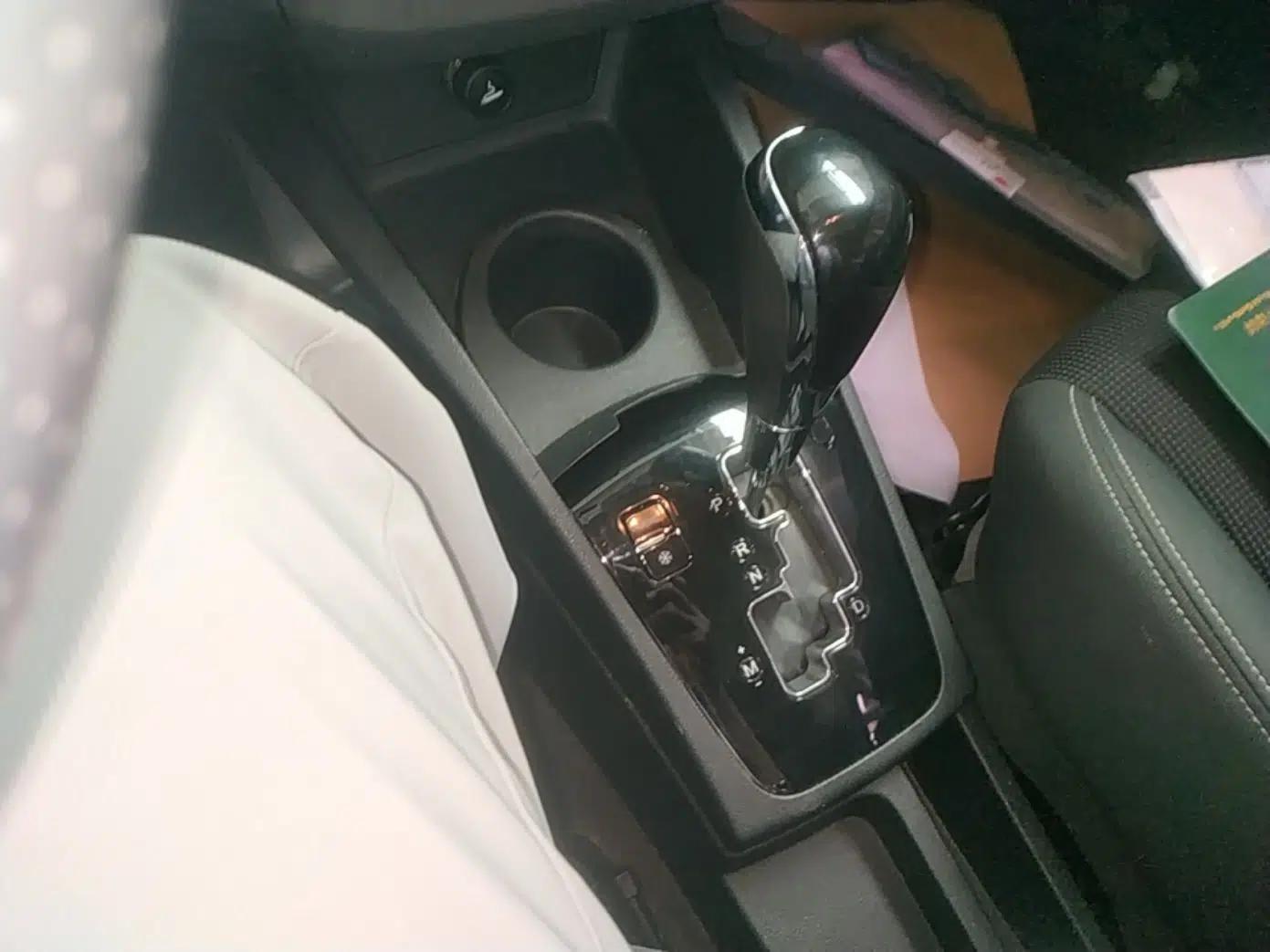 Dongfeng Aeolus AX3 2016 1.5L Automatic Zunku Model — миниатюра 17