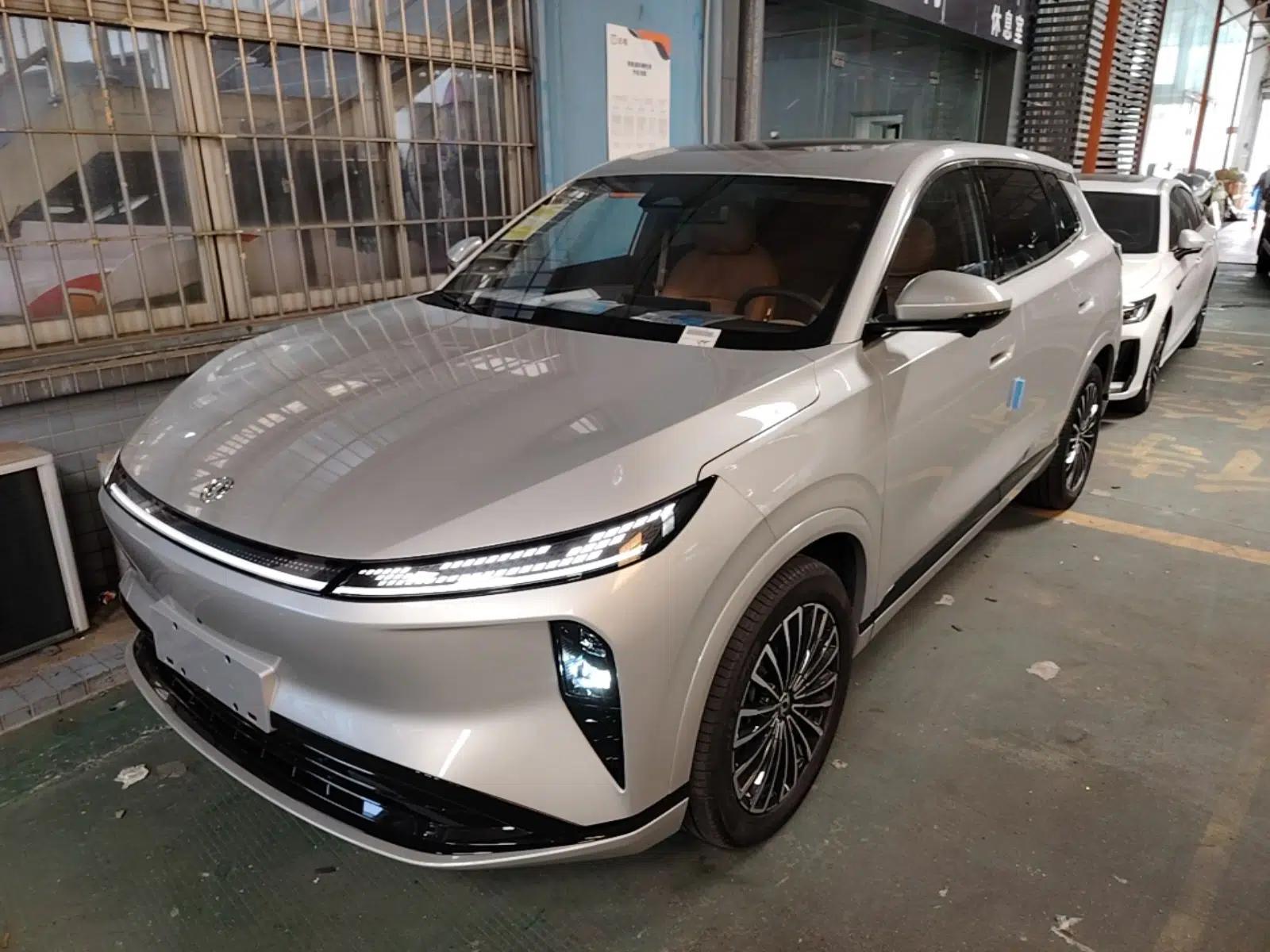 Dongfeng Aeolus L8 2025 Model 185KM Dream Edition — миниатюра 1