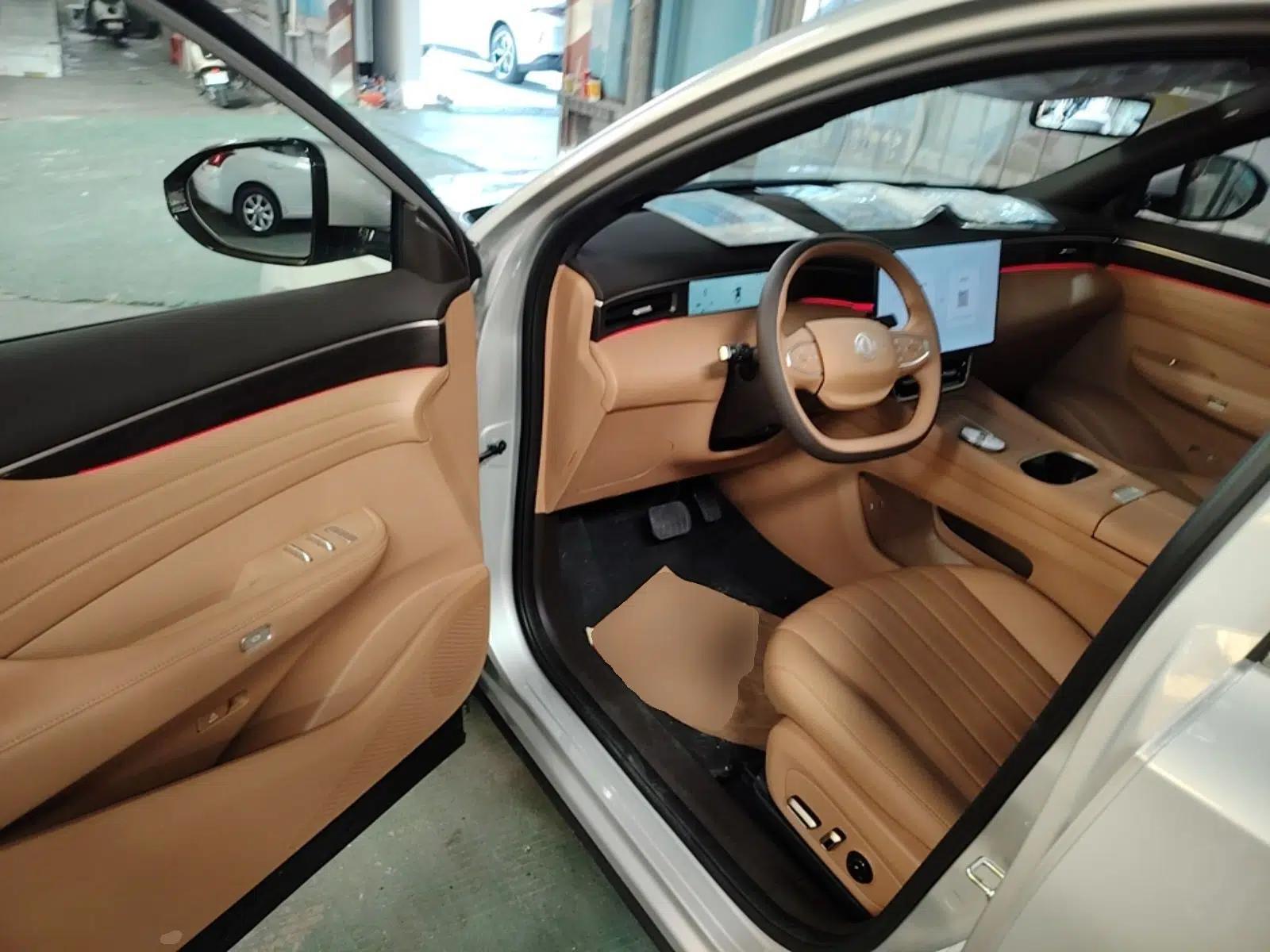Dongfeng Aeolus L8 2025 Model 185KM Dream Edition — миниатюра 19