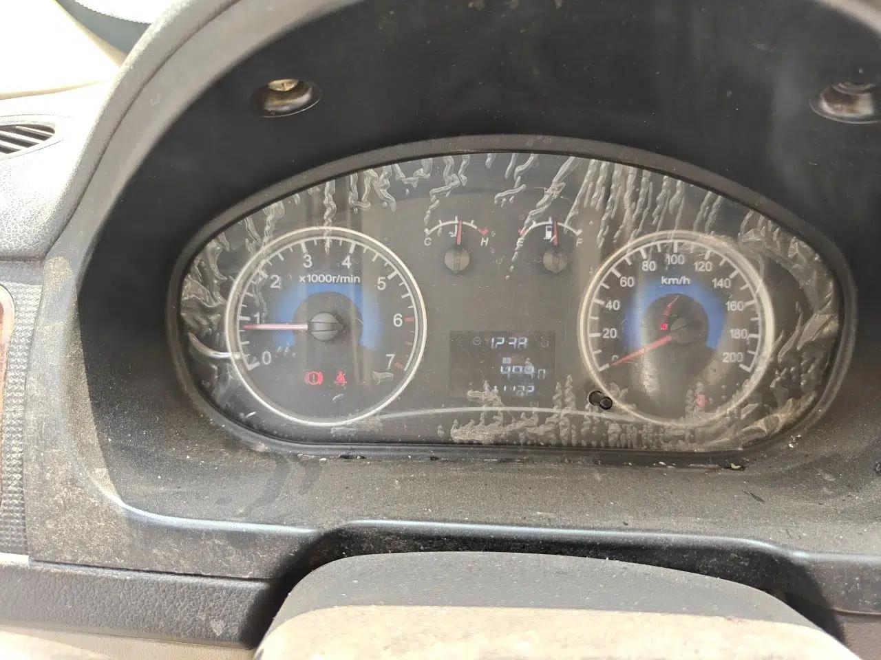 Dongfeng Fengon 330 2014 1.5L Manual Comfort Version DK15-02 — миниатюра 12