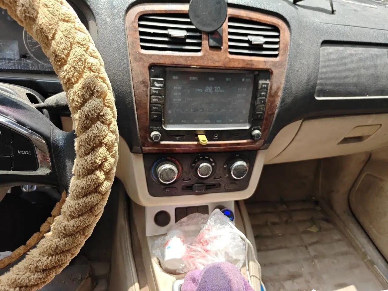Dongfeng Fengon 330 2014 1.5L Manual Comfort Version DK15-02 — миниатюра 14