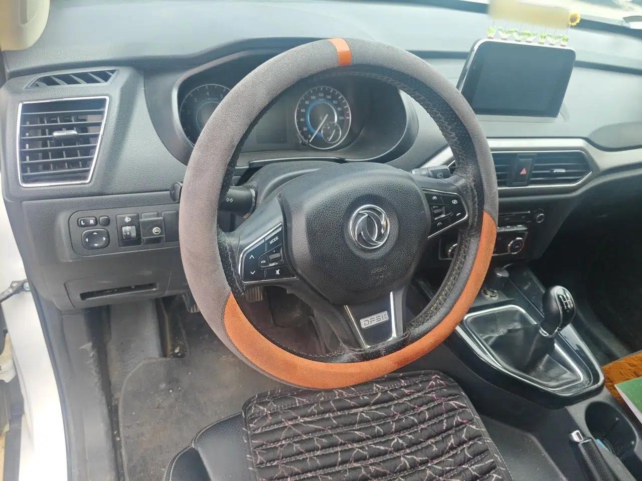 Dongfeng Fengon S560 2018 1.8L Manual Urban Model 5 Seats — миниатюра 11