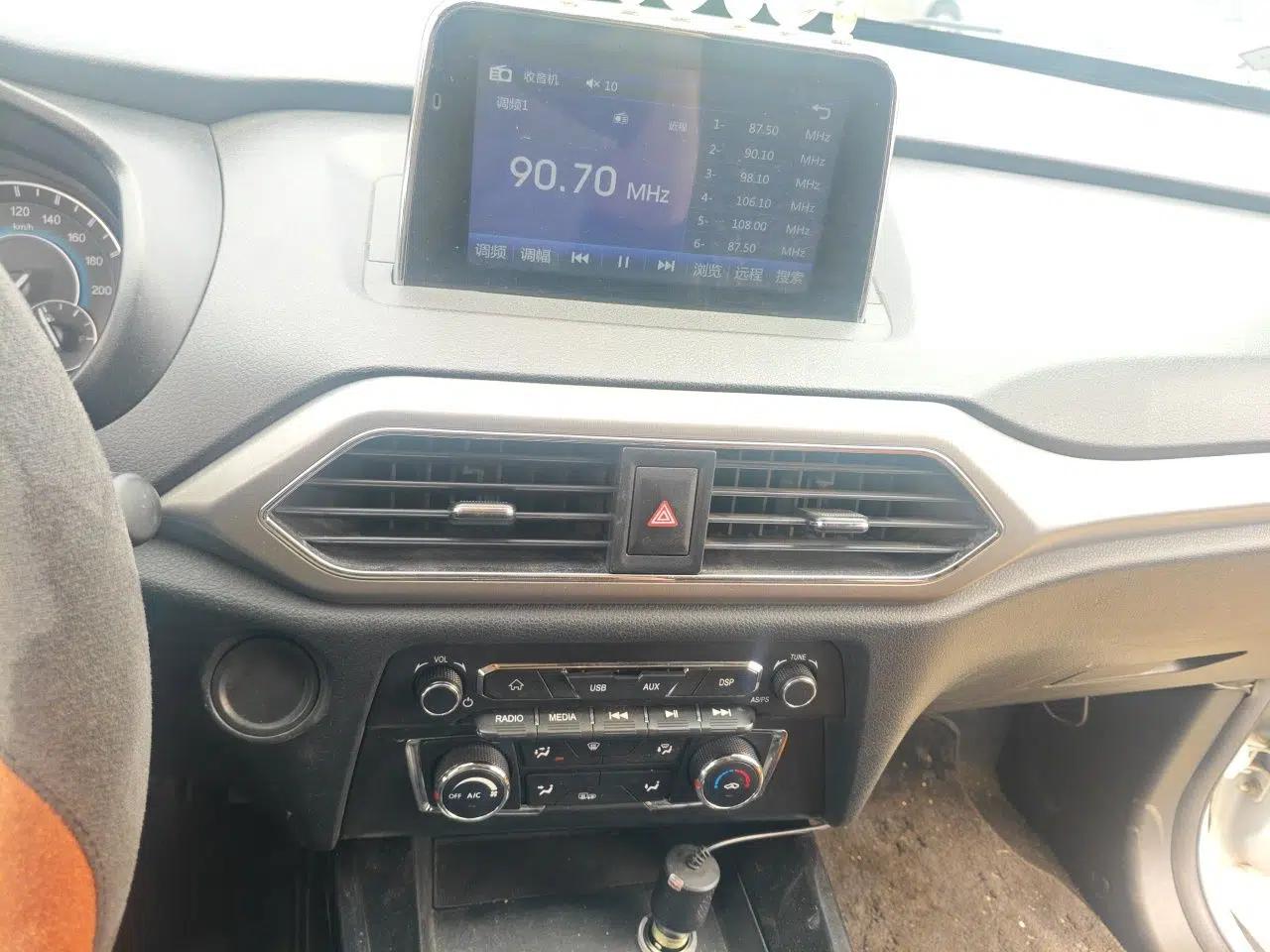 Dongfeng Fengon S560 2018 1.8L Manual Urban Model 5 Seats — миниатюра 14