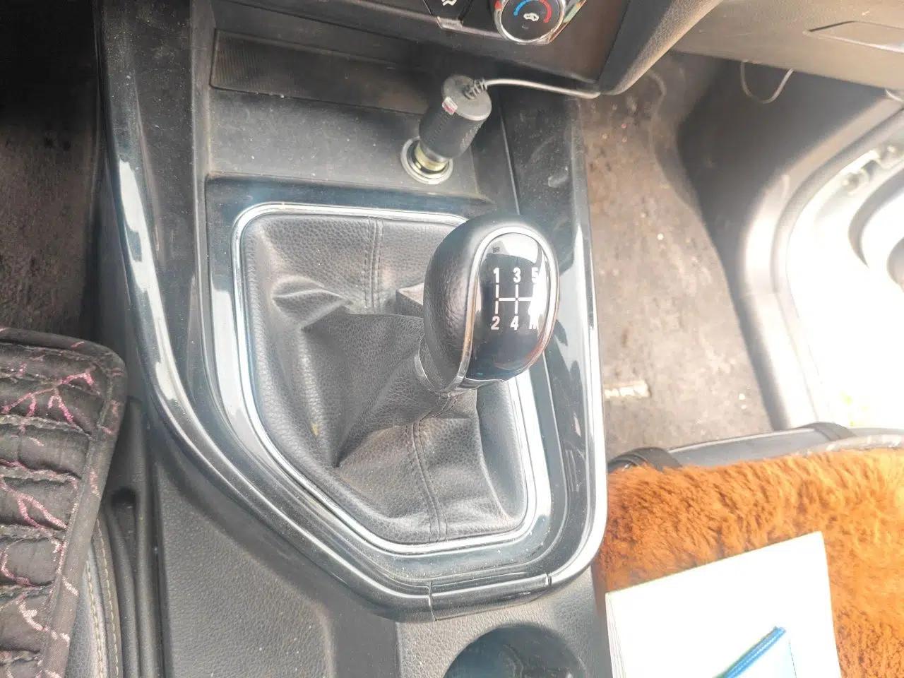 Dongfeng Fengon S560 2018 1.8L Manual Urban Model 5 Seats — миниатюра 15